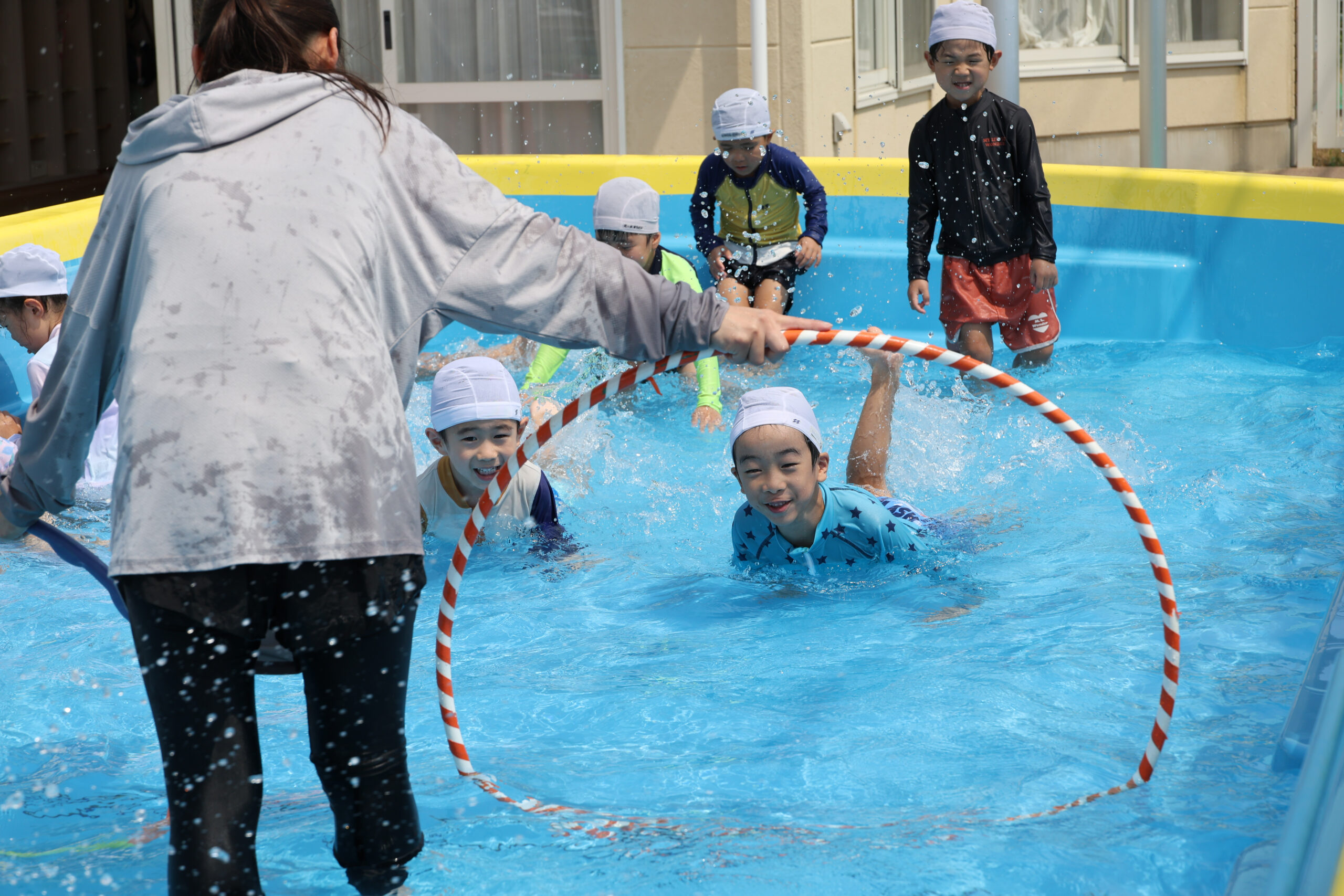 プール開きの様子