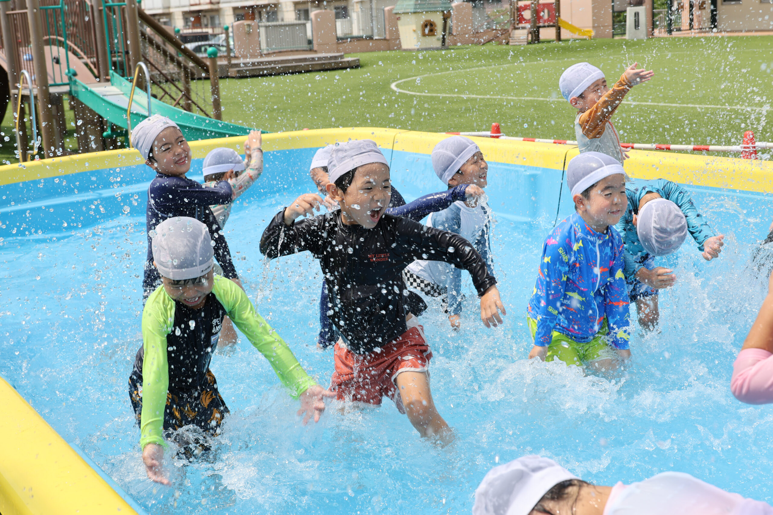 プール開きの様子